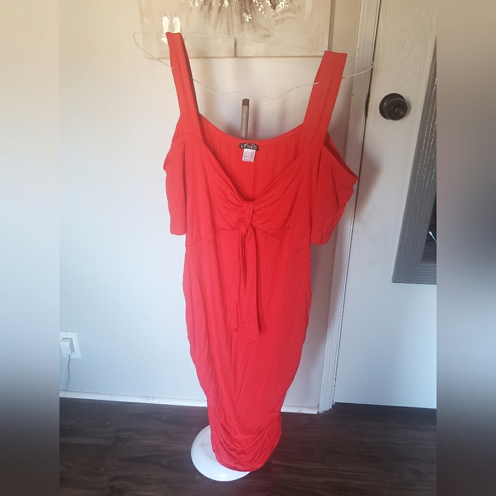 Venus Ladies Size 2X Coral Mid-length Fitted Dress